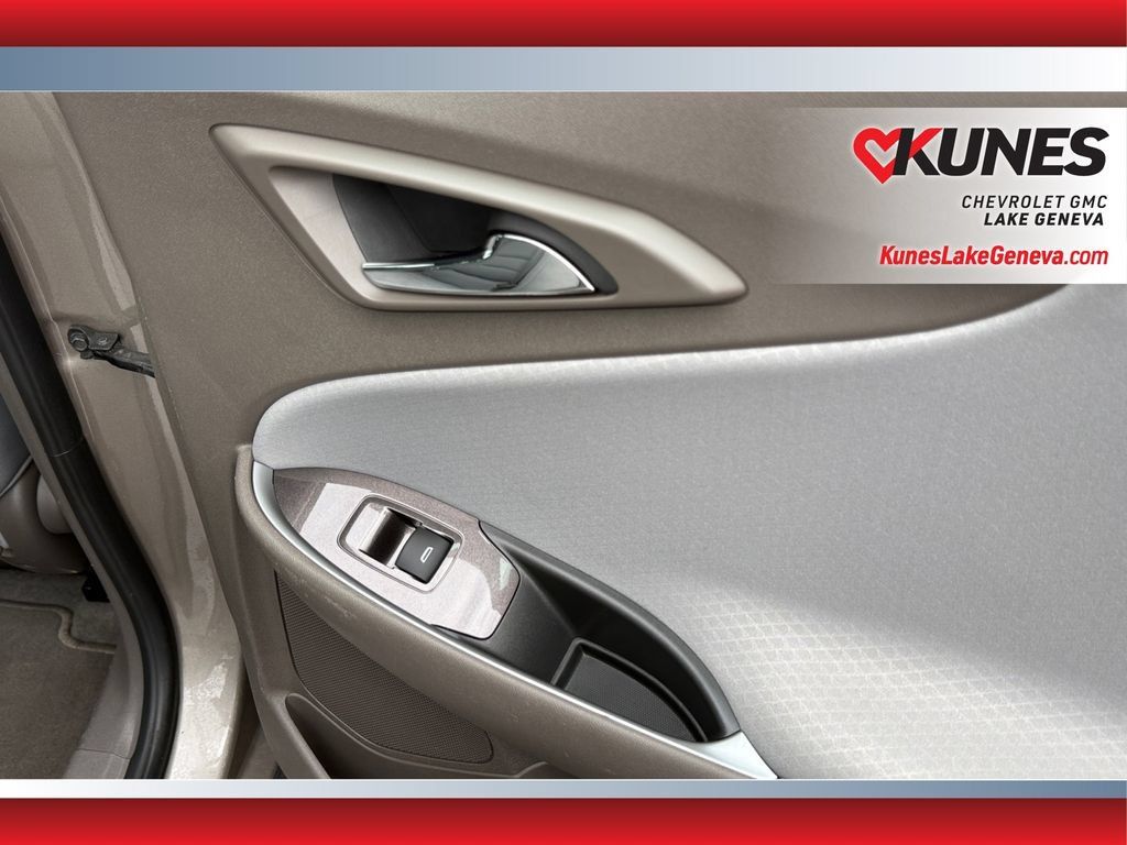 Used 2025 Chevrolet Malibu LT FWD image 35