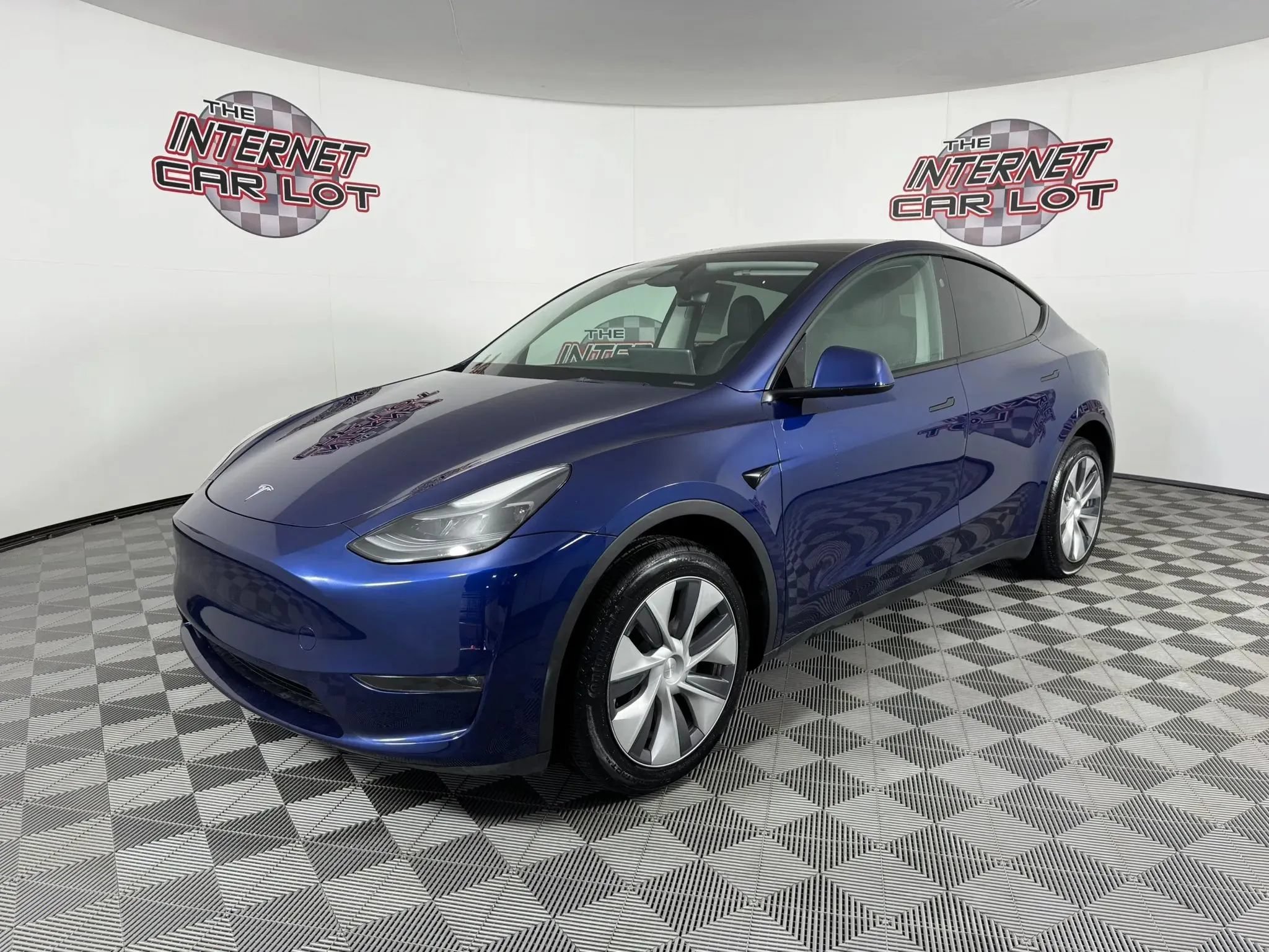Used 2023 Tesla Model Y Long Range AWD/4WD image 3
