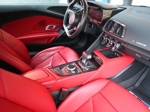 Used 2018 Audi R8 V10 w/ Premium Package RWD image 44