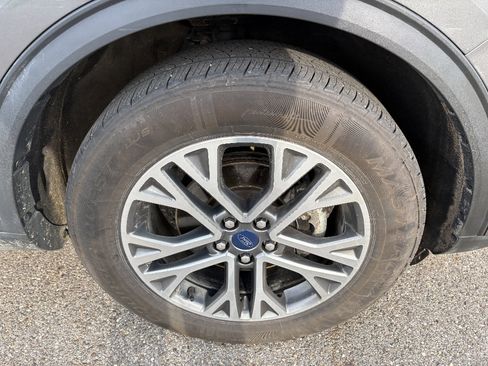 Used 2021 Ford Escape SEL image 12