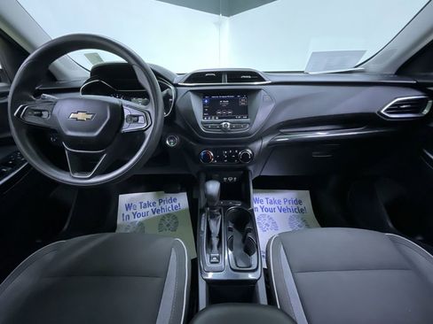 Used 2022 Chevrolet TrailBlazer LT w/ LPO, Blackout Package image 18