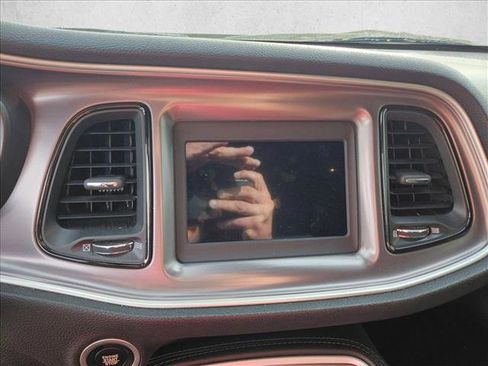 Used 2020 Dodge Challenger SXT image 15