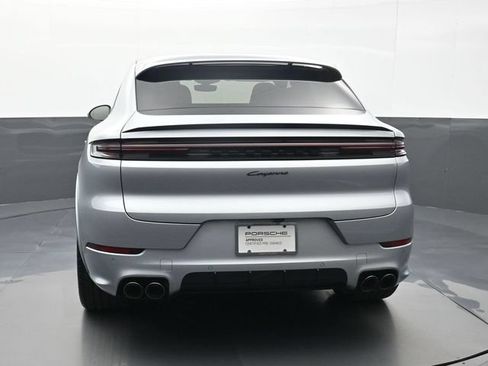 Certified 2025 Porsche Cayenne Coupe AWD/4WD image 22