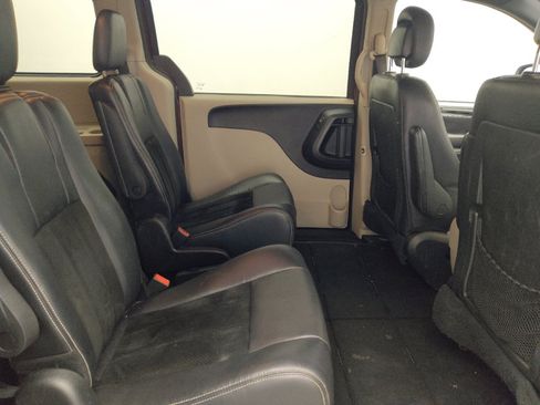 Used 2017 Dodge Grand Caravan SXT FWD image 19