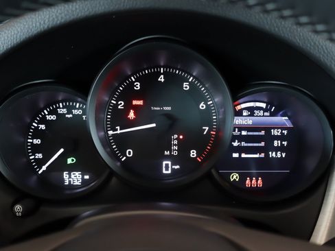 Certified 2026 Porsche Macan AWD/4WD image 16