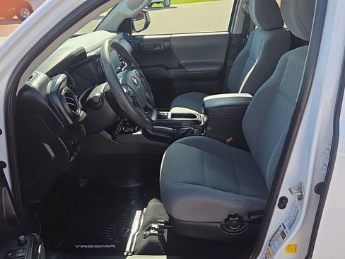 Used 2020 Toyota Tacoma SR AWD/4WD image 21