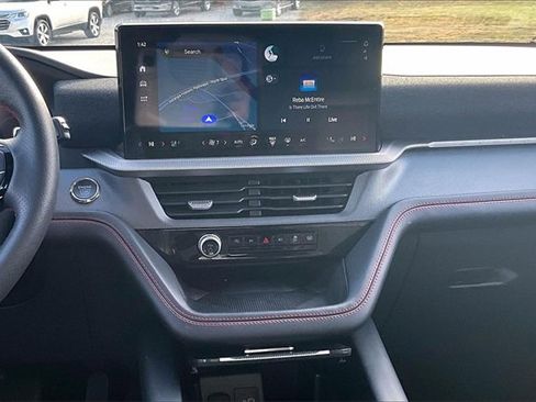 Used 2025 Ford Explorer ST-Line w/ ST-Line Street Pack image 6