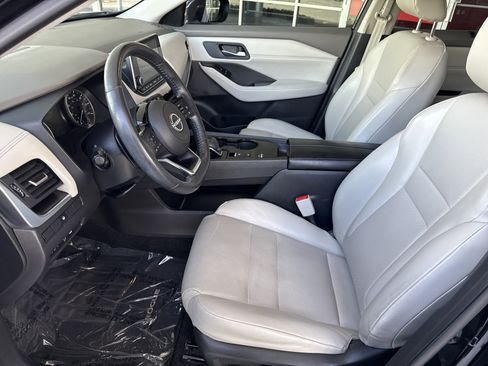 Used 2023 Nissan Rogue SV w/ SV Premium B Package FWD image 15