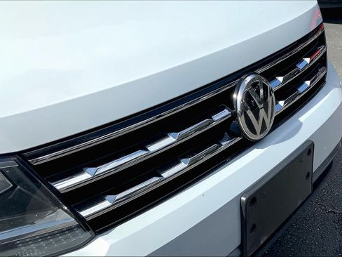 Used 2018 Volkswagen Tiguan SE FWD image 29