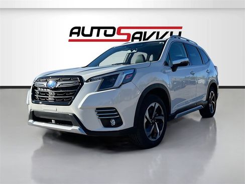Used 2023 Subaru Forester Touring image 3