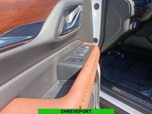 Certified 2023 GMC Yukon Denali Ultimate image 24