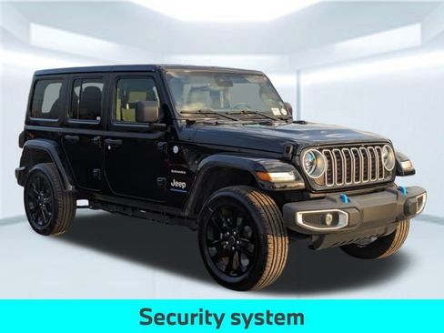 Used 2024 Jeep Wrangler Unlimited Sahara image 9
