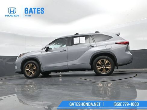 Used 2023 Toyota Highlander Bronze Edition AWD/4WD image 46