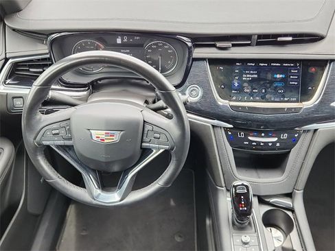 Used 2024 Cadillac XT6 Premium Luxury image 29