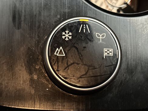 Used 2024 Nissan Rogue SV image 36