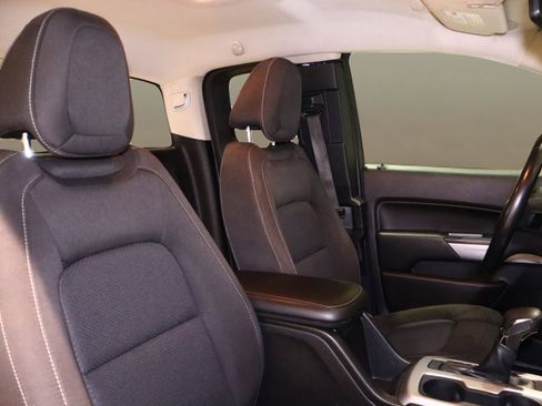 Used 2022 Chevrolet Colorado LT w/ Fleet Safety Package image 18