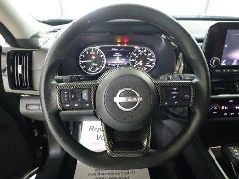 Used 2022 Nissan Pathfinder S AWD/4WD image 21