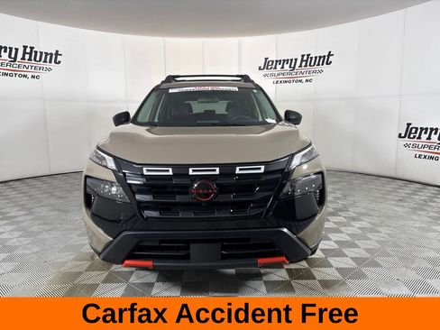 Used 2025 Nissan Rogue SV AWD/4WD image 3