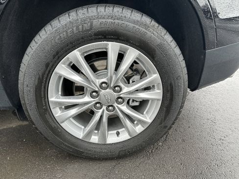 Certified 2024 Cadillac XT5 Luxury w/ LPO, Floor Liner Package image 8