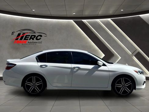 Used 2017 Honda Accord Sport image 3