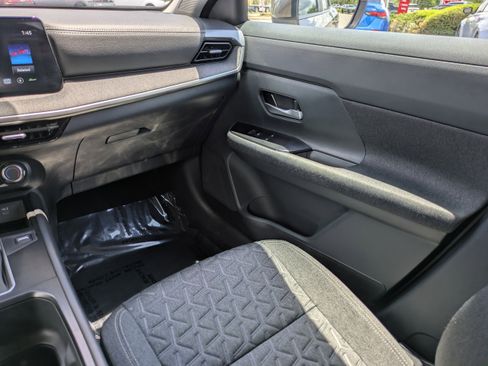 Certified 2025 Nissan Kicks SV FWD image 17