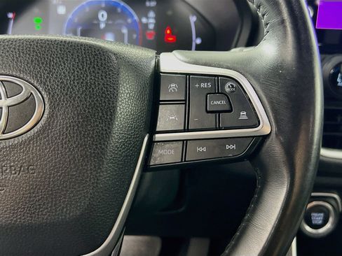 Used 2024 Toyota Grand Highlander FWD image 19