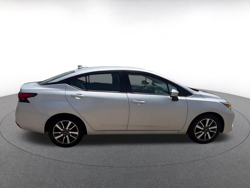 Used 2025 Nissan Versa SV FWD image 15