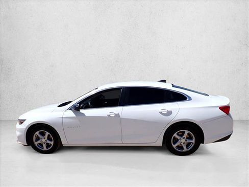 Used 2018 Chevrolet Malibu LS w/ LPO, Convenience Package 2 FWD image 2