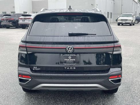 New 2026 Volkswagen Taos SE FWD image 6