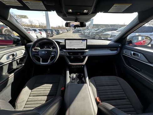 Certified 2025 Ford Explorer ST-Line w/ ST-Line Street Pack image 15