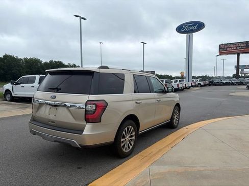 Used 2018 Ford Expedition Limited w/ Equipment Group 301A RWD image 5
