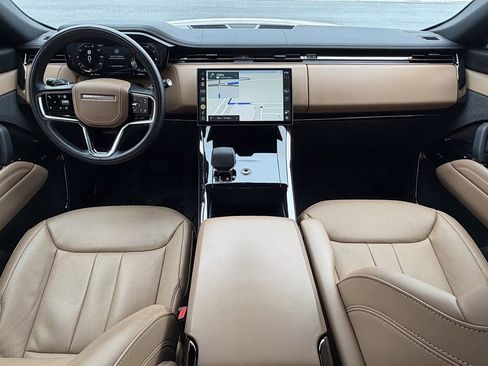 Used 2025 Land Rover Range Rover Sport SE image 13