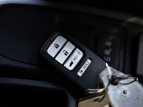 Used 2015 Honda CR-V Touring image 41