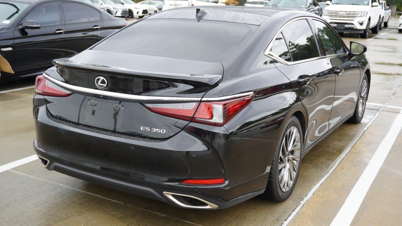 Used 2024 Lexus ES 350 Ultra Luxury w/ Accessory Package (Z2) FWD image 6