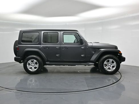 Used 2022 Jeep Wrangler Unlimited Sport image 24