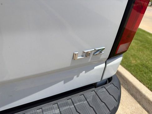 Used 2025 Chevrolet Silverado 2500 LTZ w/ LTZ Premium Package AWD/4WD image 8