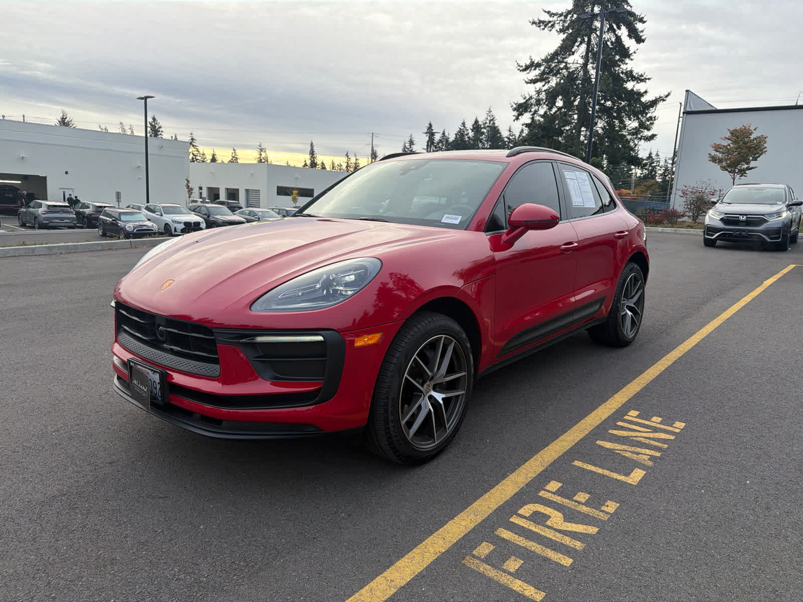 Used 2023 Porsche Macan AWD/4WD image 2