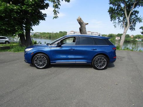Used 2020 Lincoln Corsair Reserve w/ Equipment Group 201A AWD/4WD image 3