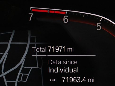 Used 2020 BMW 750i xDrive w/ Executive Package image 34