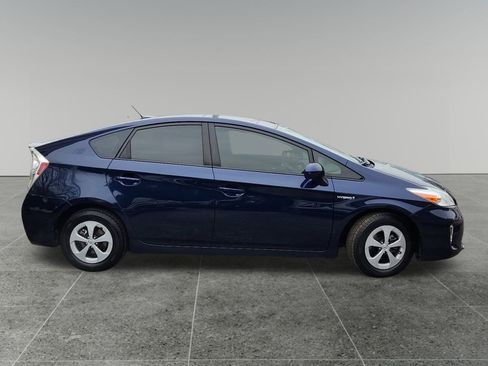 Used 2015 Toyota Prius Three image 8