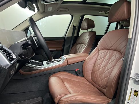 Used 2023 BMW X7 xDrive40i w/ Premium Package image 26