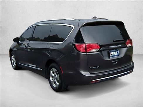 Used 2017 Chrysler Pacifica Touring-L Plus image 8