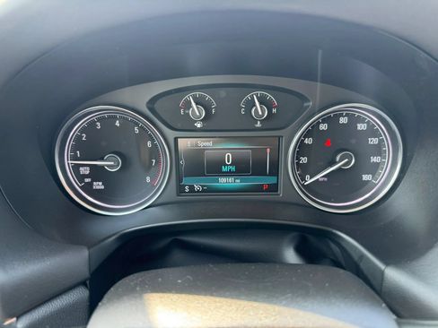 Used 2019 Buick Enclave Essence AWD/4WD image 18