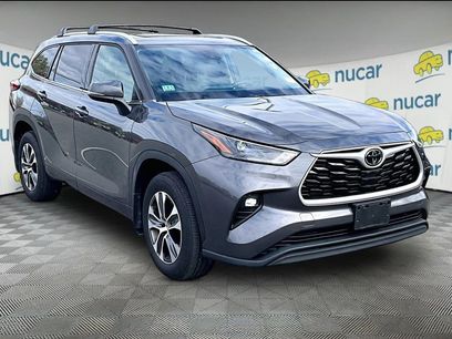 Used 2022 Toyota Highlander XLE