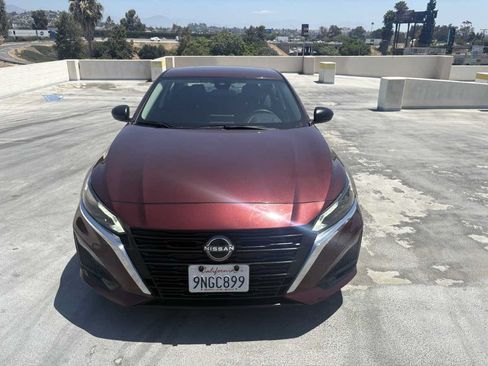 Used 2025 Nissan Altima 2.5 SV FWD image 5