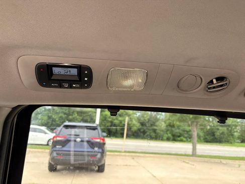 Used 2015 Honda Odyssey EX-L image 21