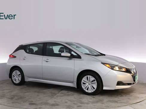 Used 2025 Nissan Leaf S FWD image 14