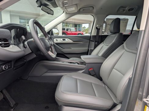 New 2026 Ford Explorer Active w/ Active Comfort Package image 19