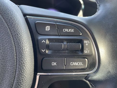 Used 2020 Kia Niro LXS image 13