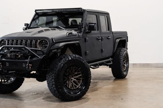 Used 2025 Jeep Gladiator Sport AWD/4WD image 23